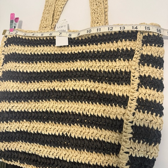 LOFT Straw Striped Black and Cream Tote Bag Snap Close New With Tags - Picture 5 of 6